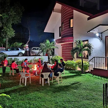 Nilgiri Villa With Swimming Pool Mahabaleshwar Exterior photo